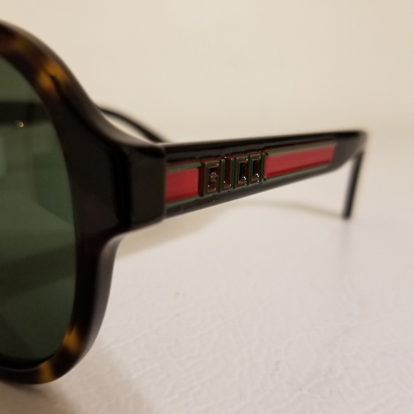 AUTHENTIC GUCCI SUNGLASSES - Picture 2 of 5